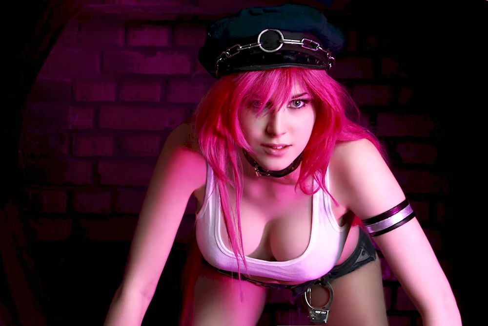 Street Fighter Poison cosplay