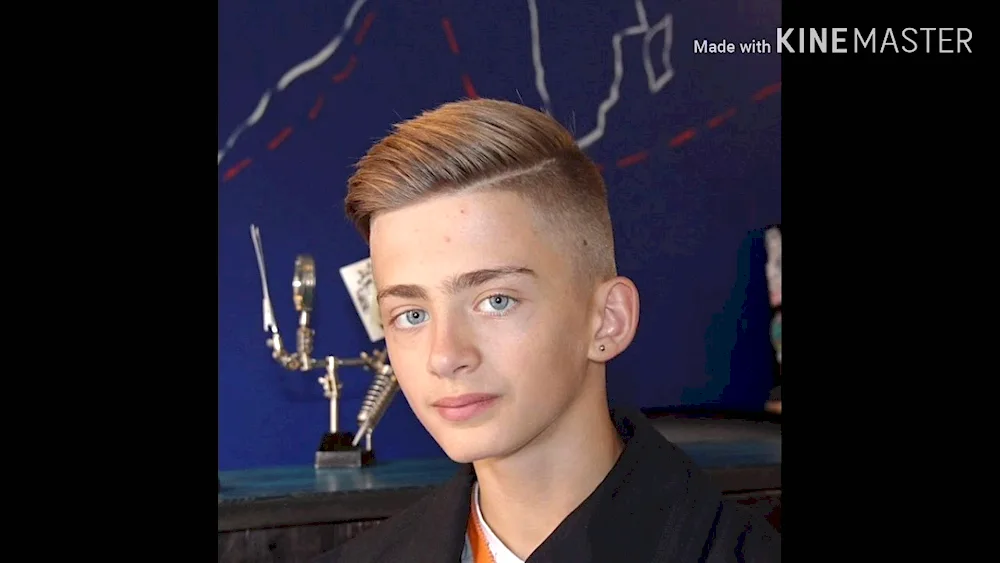 A casual haircut for teenage boy