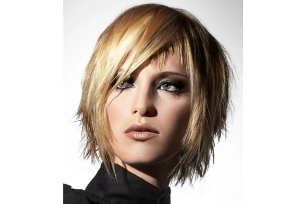 Ripped bob for medium hair