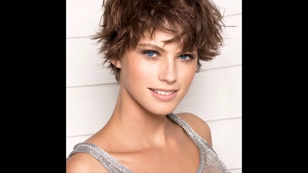 Gavroche Bob haircut for medium curly hair