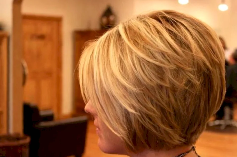 Graduated Bob Kaskad haircut