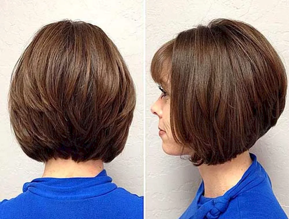 Gradirovannoe Bob Cascade haircut for medium graduated