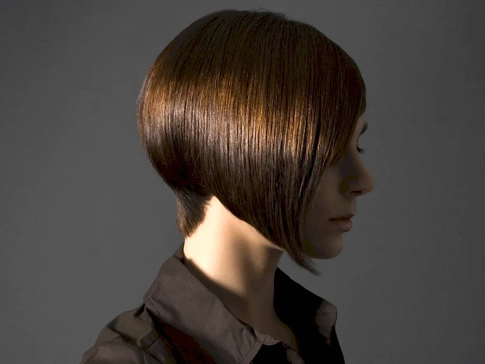 ‘Bob’ or ‘Bob-Kare’ with elongated strands.