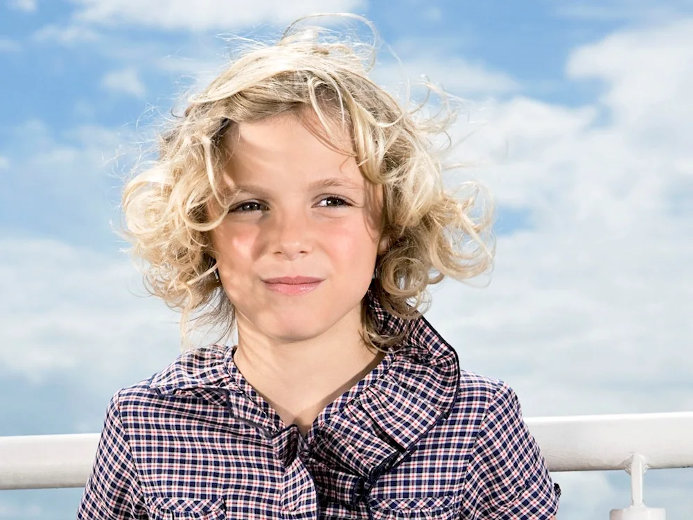 Haircut for girl with curly hair