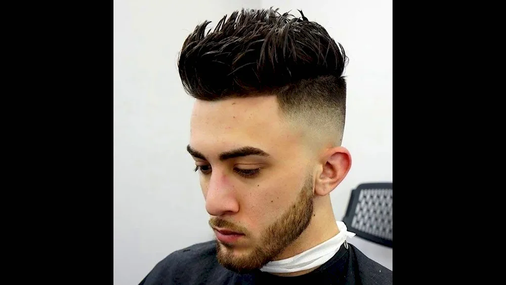 Fade undercut Pompadour