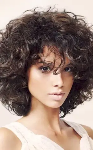 Curly hair fouette haircut