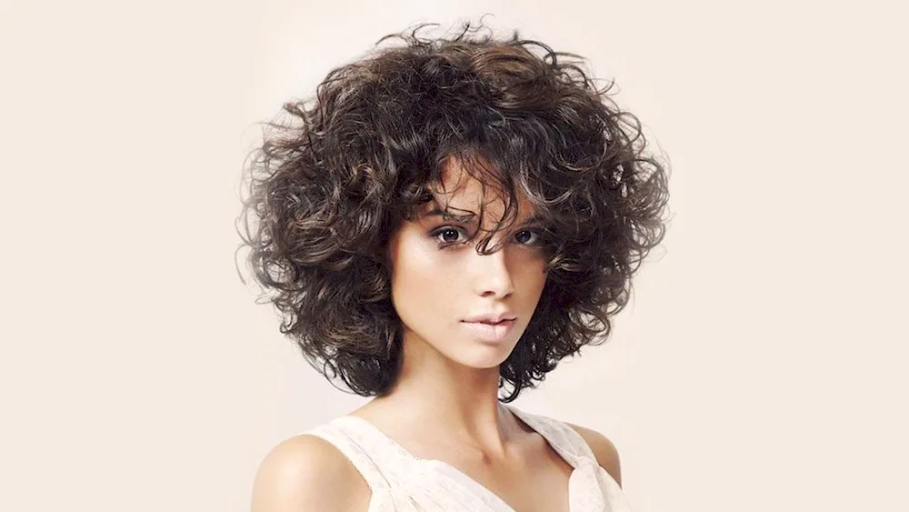 Curly hair fouette haircut
