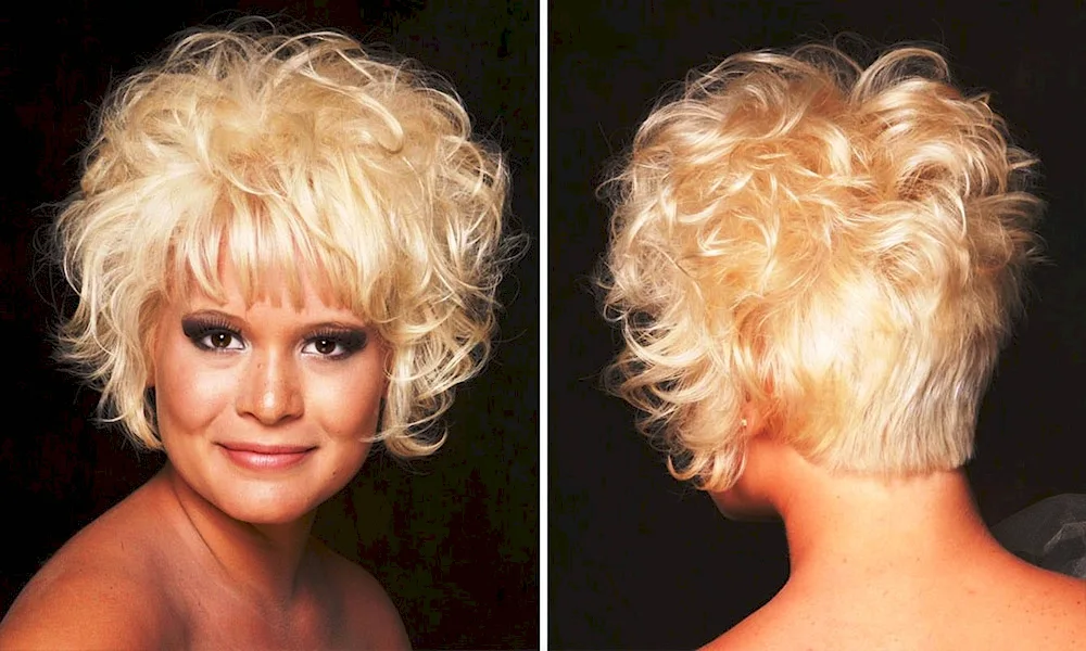 Gavroche bob haircut on curly hair