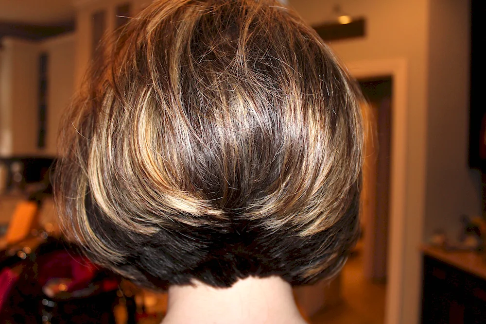 Bob Kaskad haircut with graduated fringes 2022