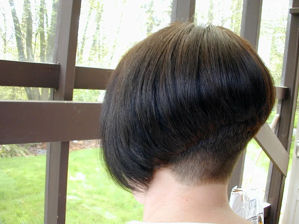 Bob bob cut at the back of the head