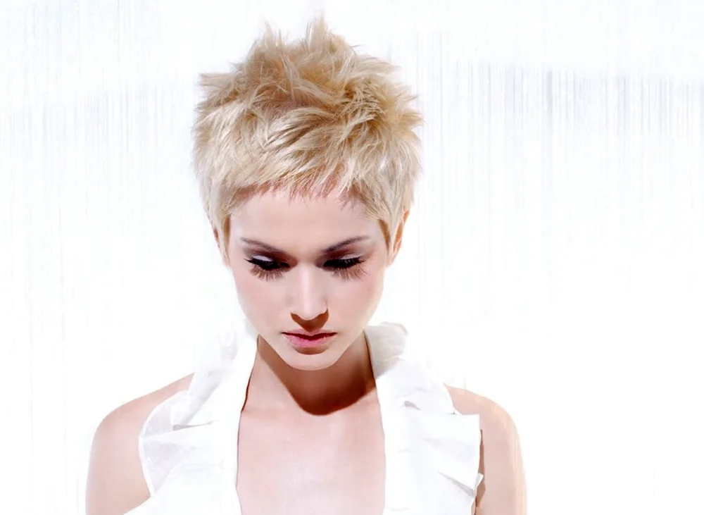 Katy Perry 2017 short haircut