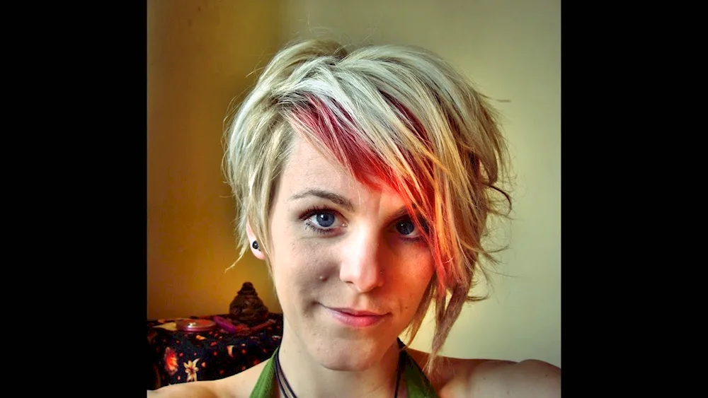 Light strands at the face tre.