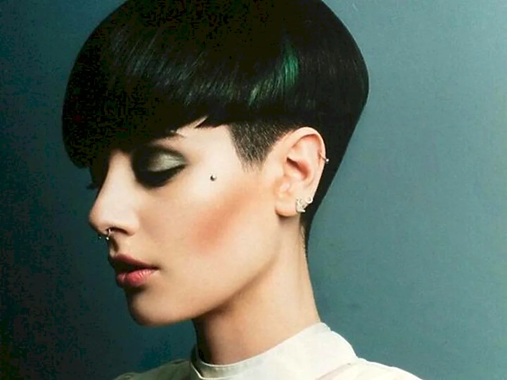 Potty haircut for women