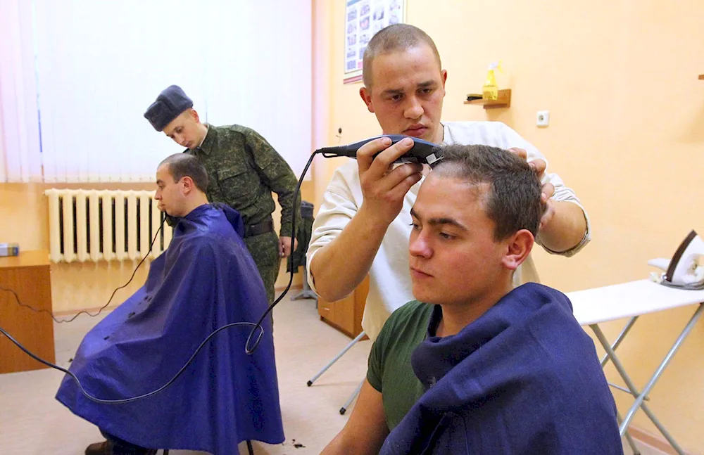 Men's haircut in the army