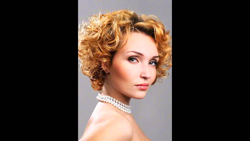 Camren Bikondova