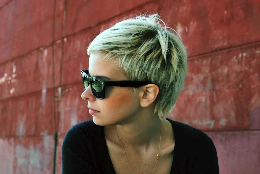Pixie undercut