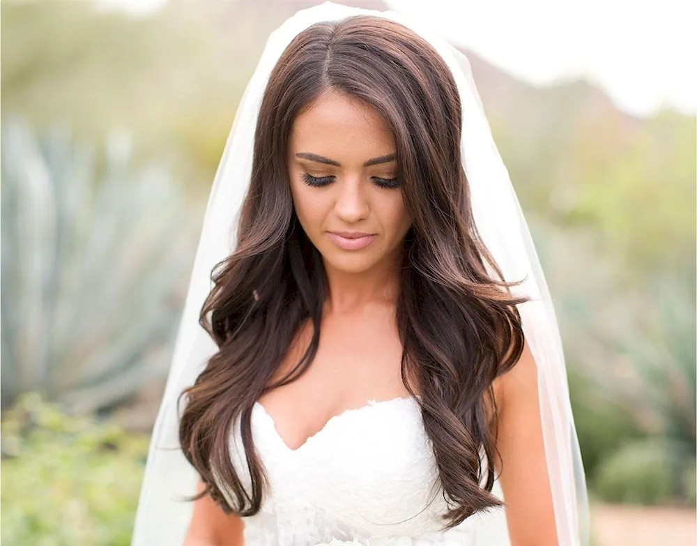Wedding hairstyle on loose hair