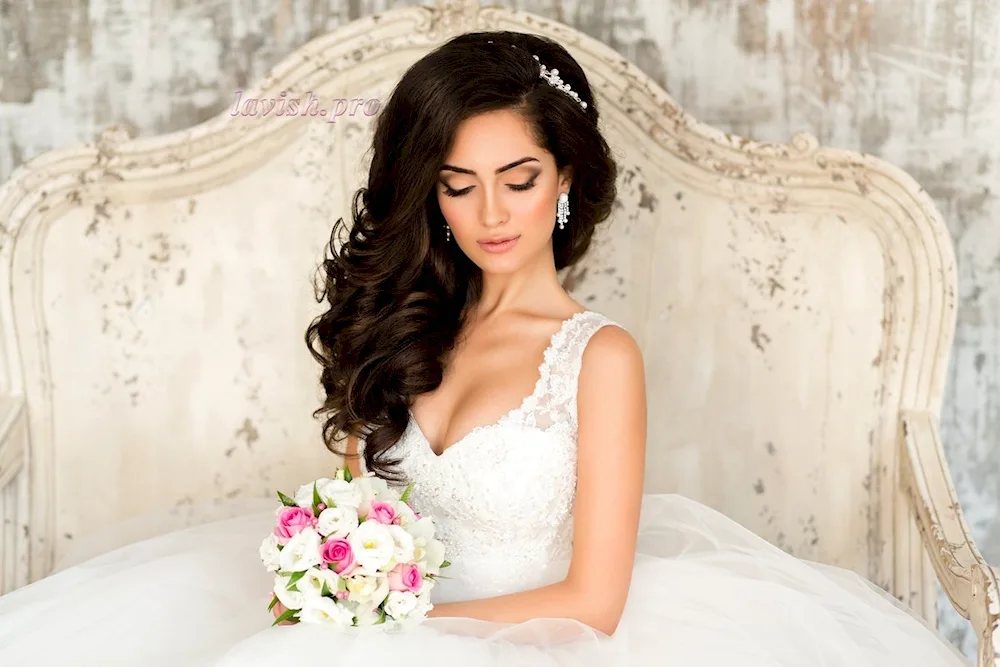 Bride's hairstyle with veil