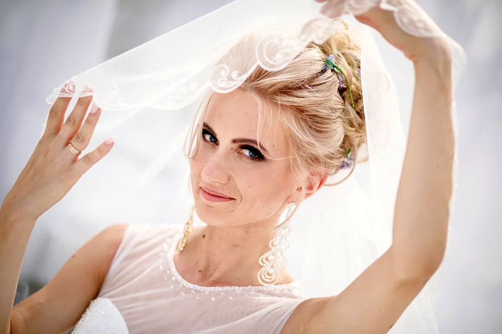 Wedding hairstyles on bob with veil