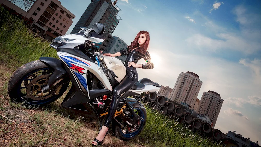 Svetlana Baranova motorbike racer