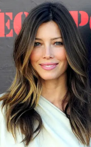 Blonde facial strands