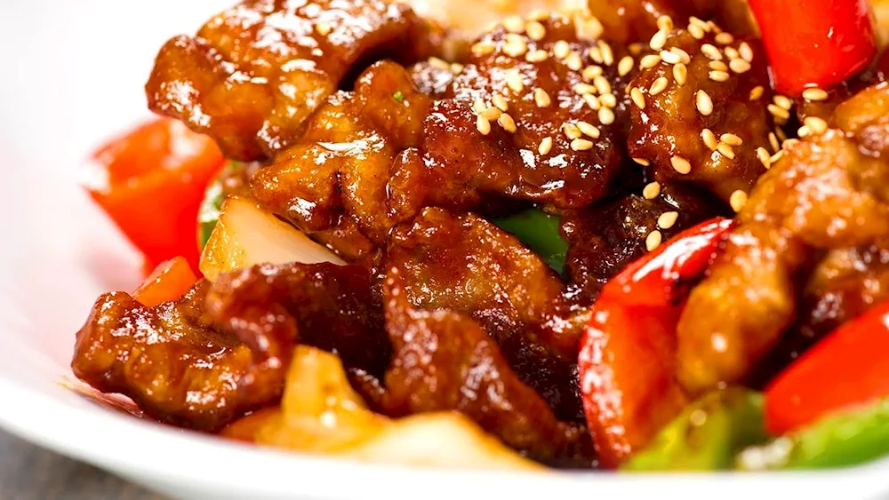 Peking chicken in sweet and sour sauce