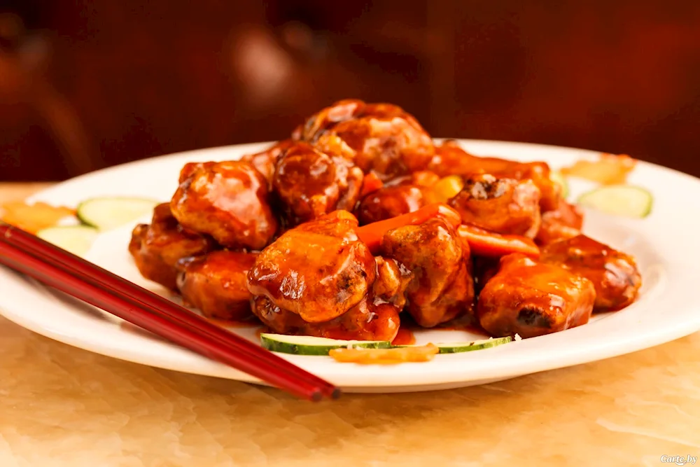 Peking chicken in sweet and sour sauce