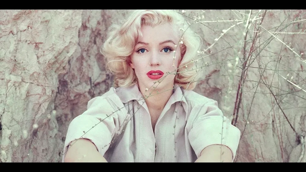 Scarlett Johansson. Marilyn Monroe lookMarilyn Monroe Miss America 1952Marilyn MonroeScarlett Johansson looks like Marilyn MonroeMarilyn MonroeMarilyn MonroeMarilyn MonroeMarilyn Monroe and KennedyMarilyn Monroe's hairMarilyn MonroeMarilyn Monroe.