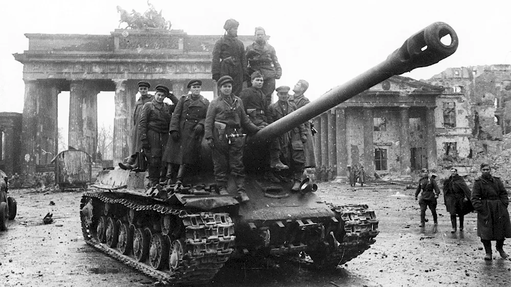 Reichstag in Berlin 1945