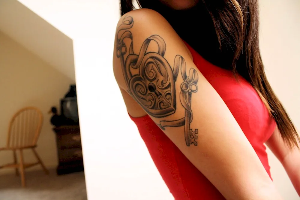 Shoulder tattoos for girls