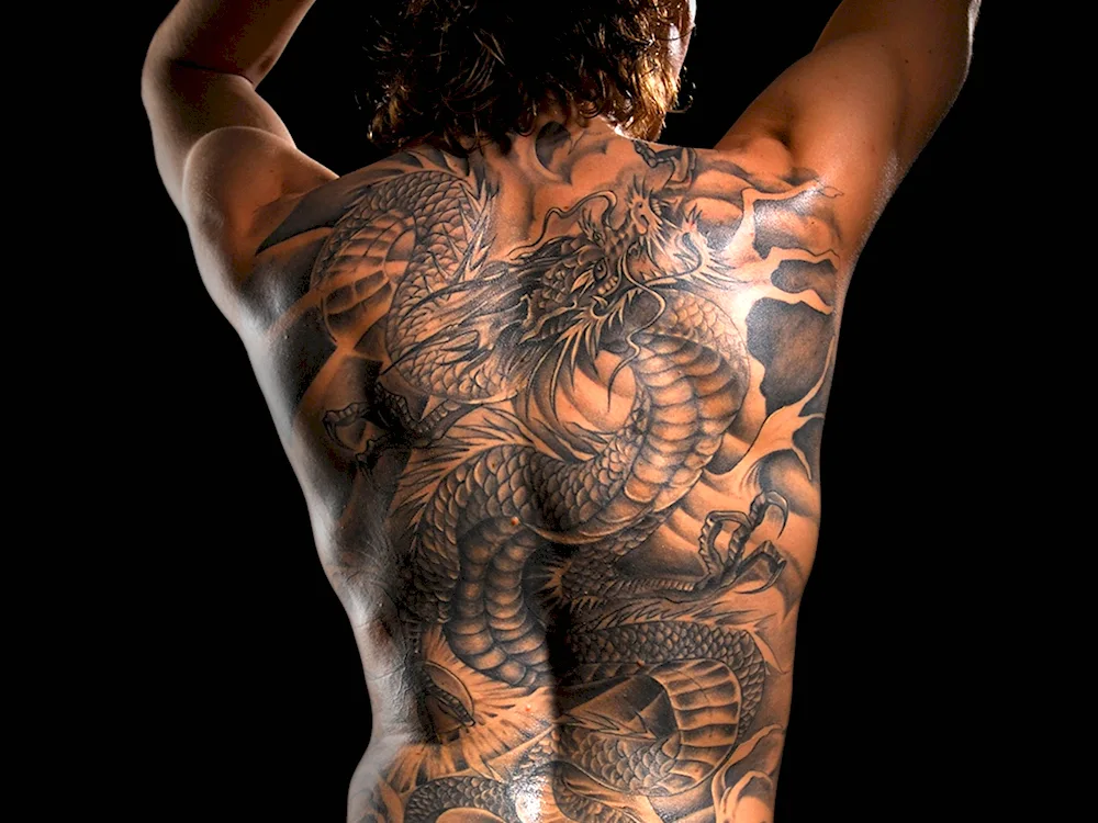 Dragon tattoo on shoulder