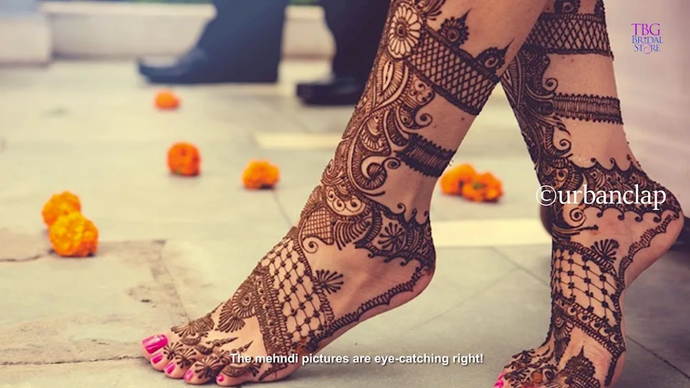 Foot henna tattoos