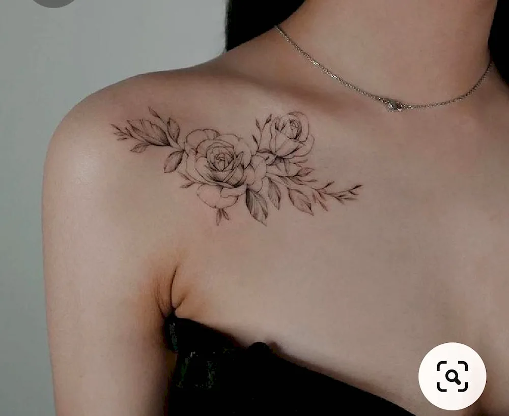 Tattoo on collarbone