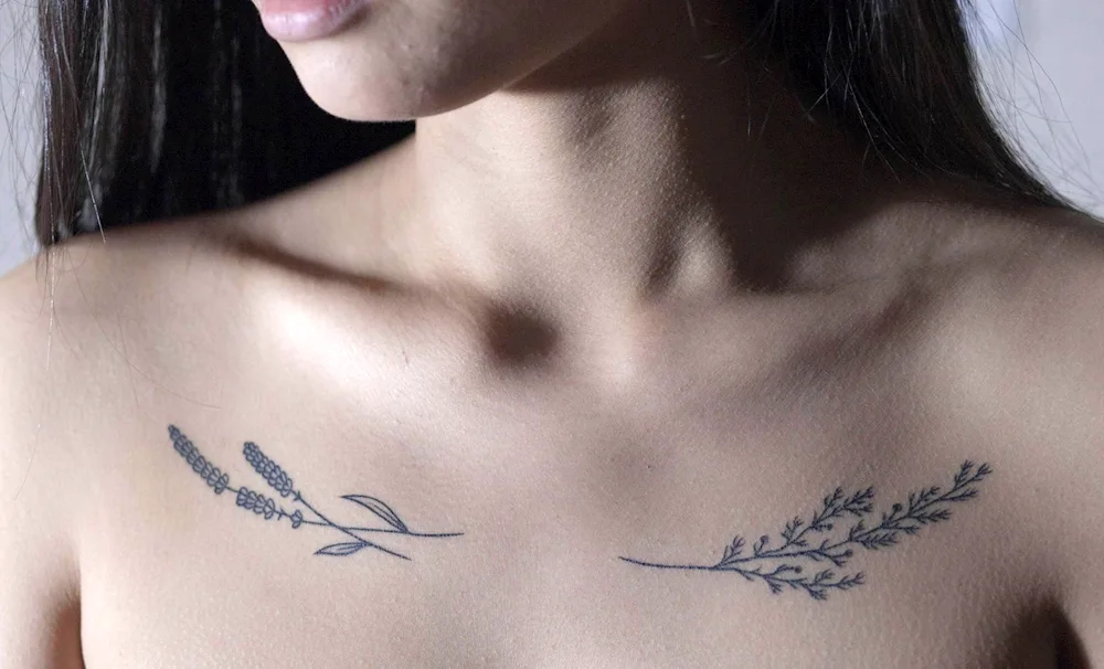 Tattoo on collarbone