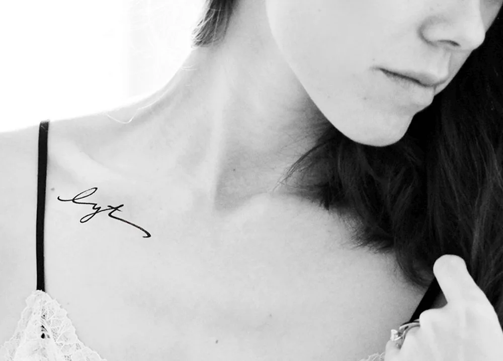 Collarbone tattoo