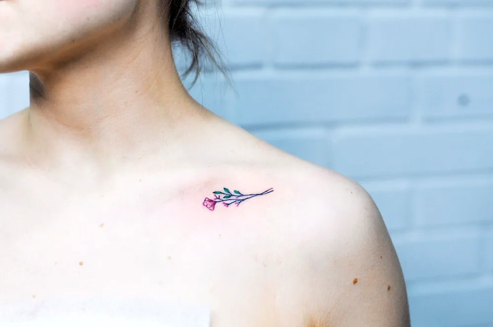Tattoo on the collarbone for men