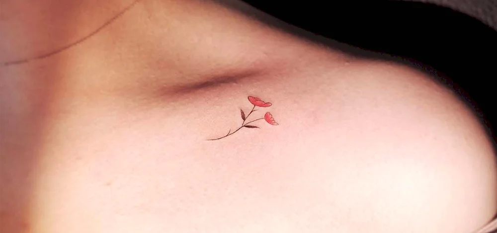 Tattoo on collarbone