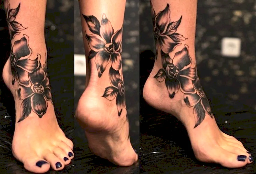 Tattoo on the leg