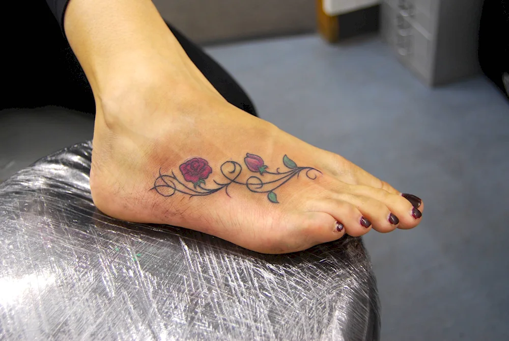 Tattoo on the leg