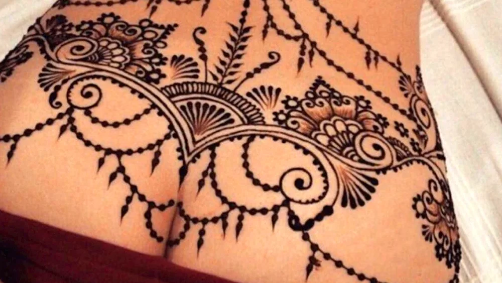 Tattoo on the hip