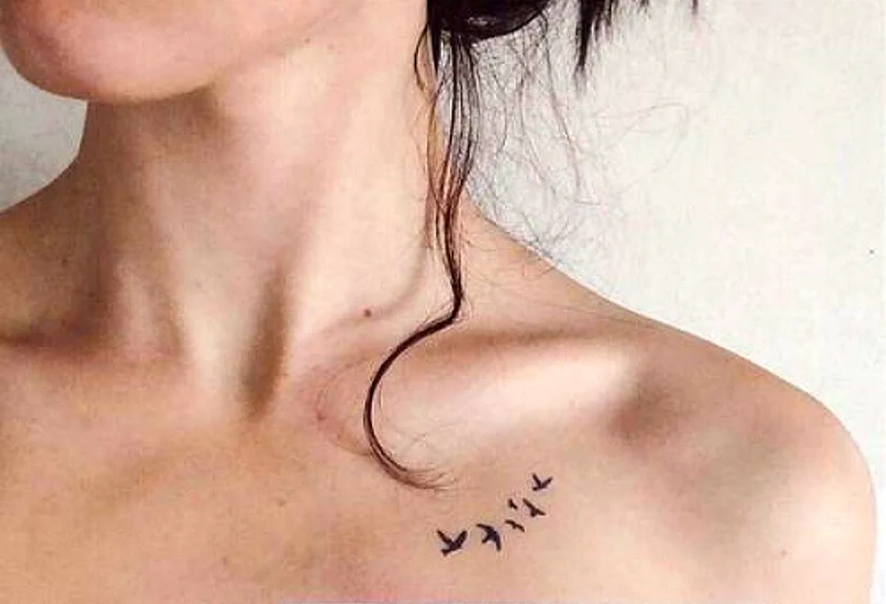 Tattoo on collarbone for girls collarbone tattoo for girls