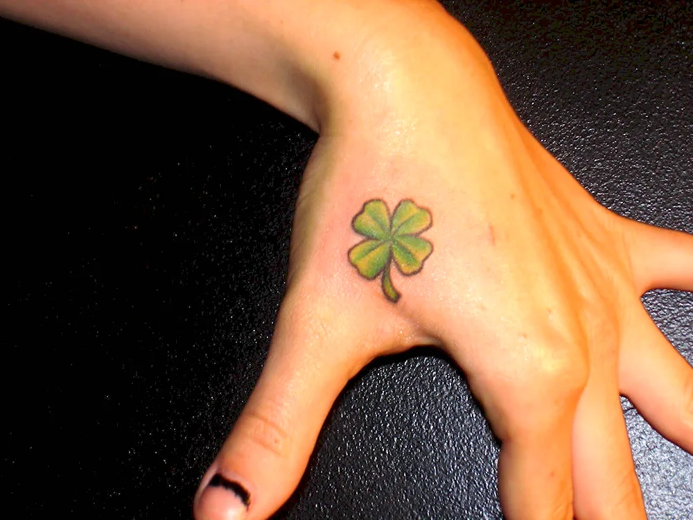 Celtic four-leaf clover symbol