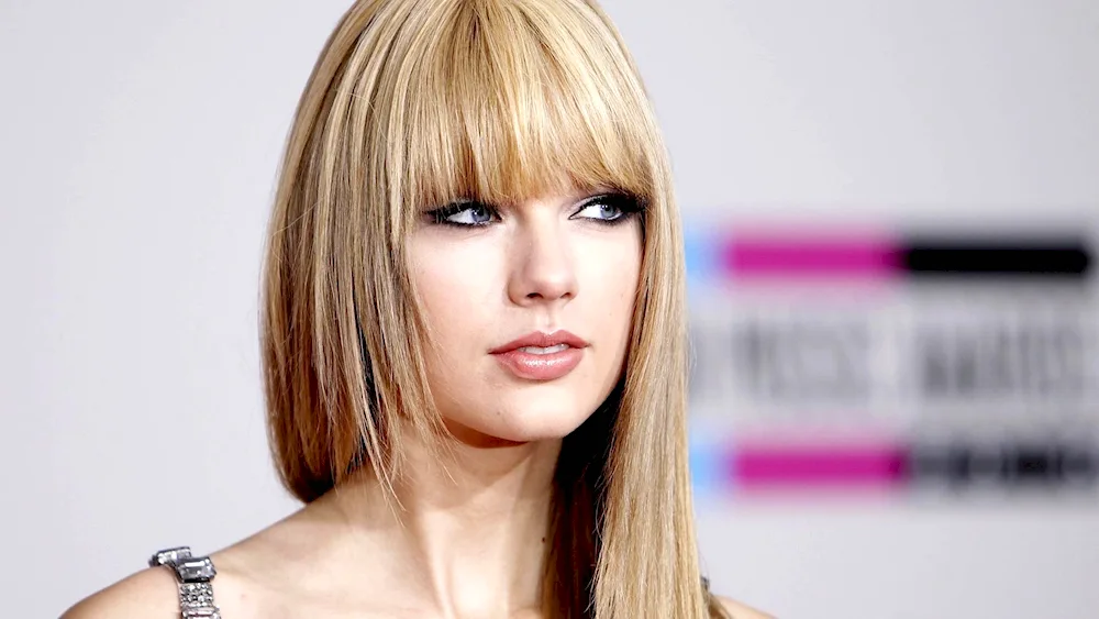 Taylor Swift with bangs