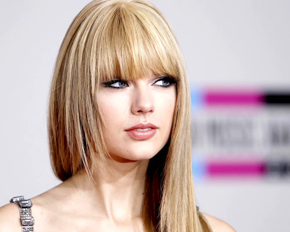 Taylor Swift with bangs