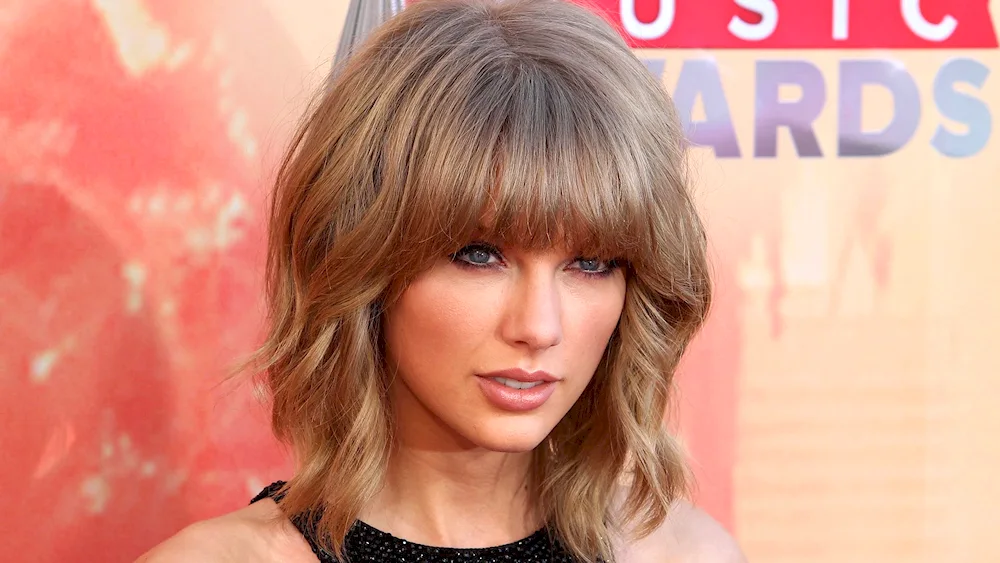 Taylor Swift shag haircut
