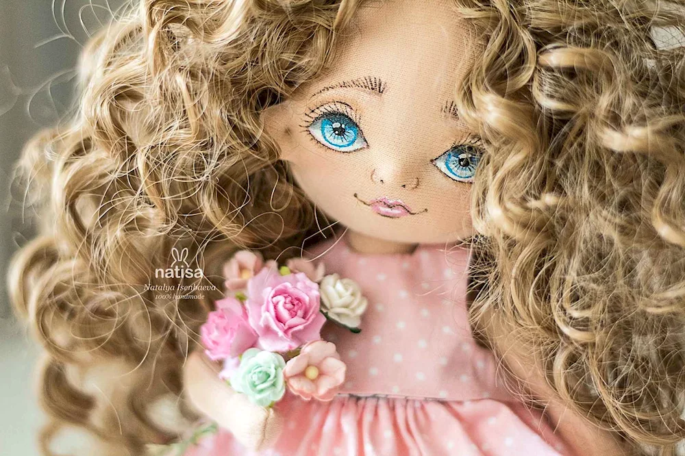 Textile dolls with curls