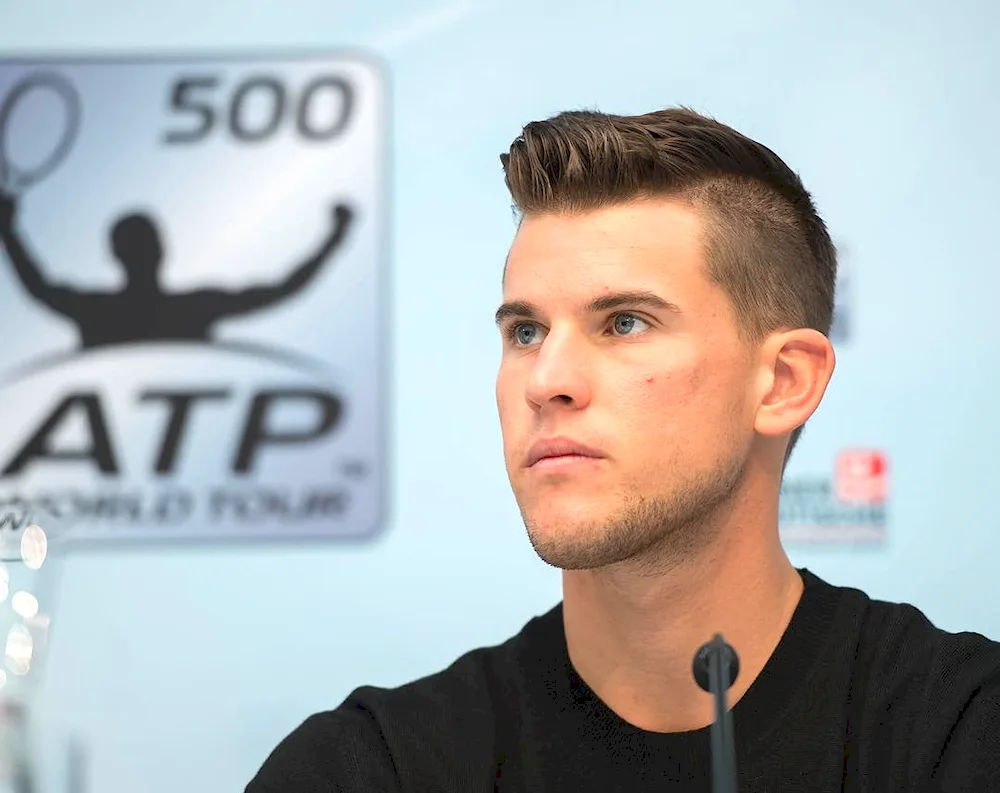 Tennis half-tennis haircut haircut