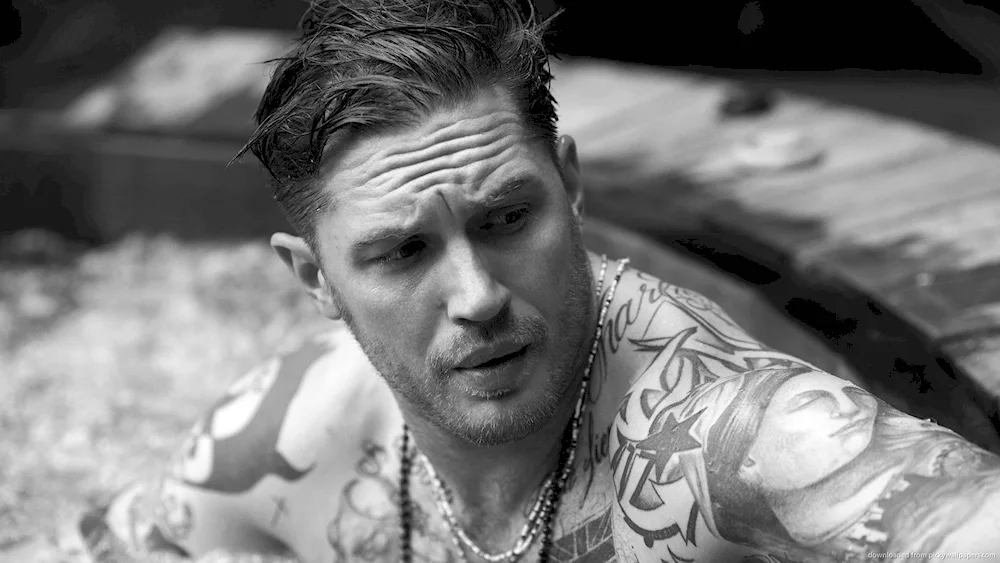 Tom Hardy no beard