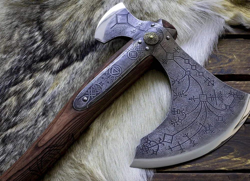 Tomahawk Ural Masterovoy