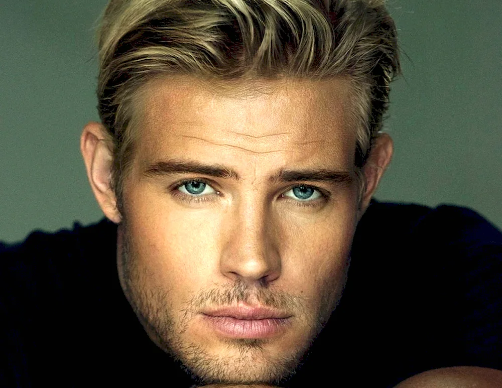 Trevor Donovan blond